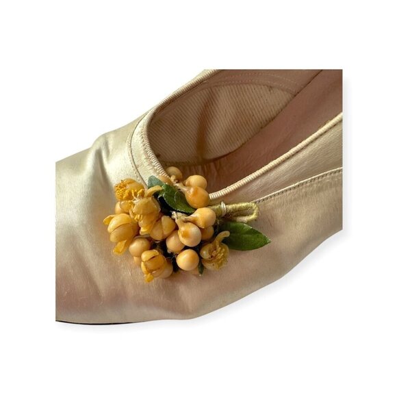 Saks Fifth Avenue 'Debutante Fashions' Ivory Satin Heels – Circa‎ 1950s, 5C - Picture 13 of 13
